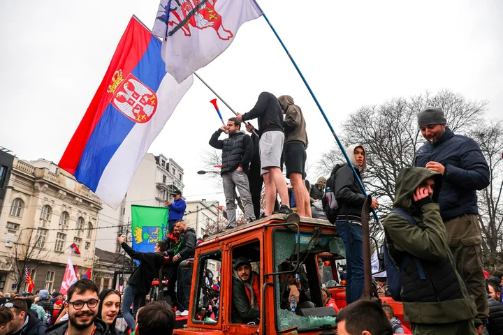 Протестующие на митинге в Белграде, 15 марта 2025 года. Фото: Andrej Cukic / EPA