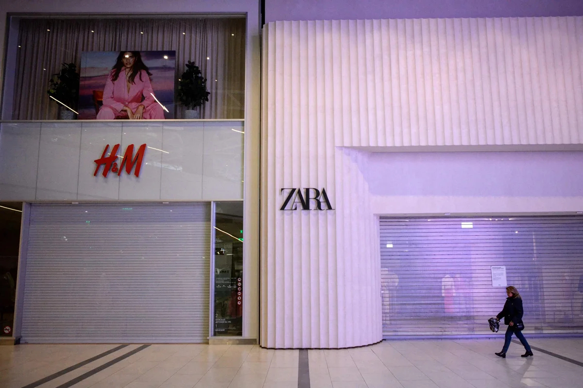 Закрытые магазины H&amp;M и Zara в торговом центре в Москве, 11 апреля 2022 года. Фото: Кирилл Кудряшов / AFP / Scanpix / LETA