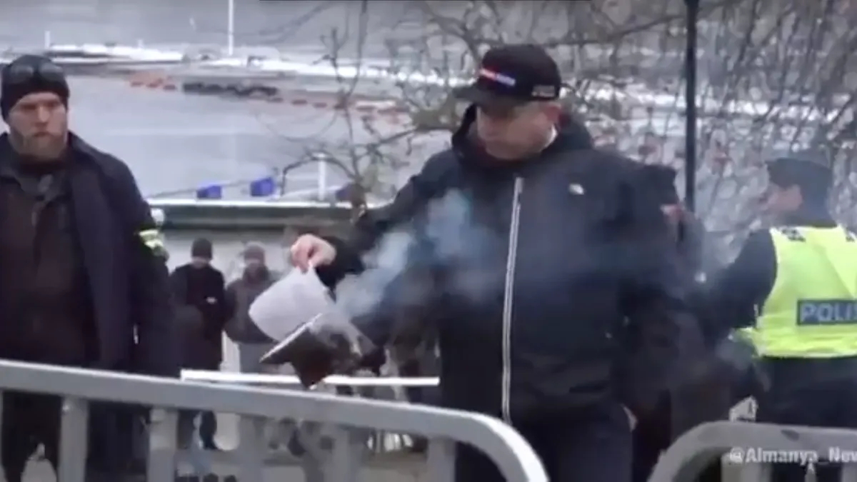 В Швеции во время протестной акции сожгли Коран. Турция назвала это нарушением условий вступления в НАТО