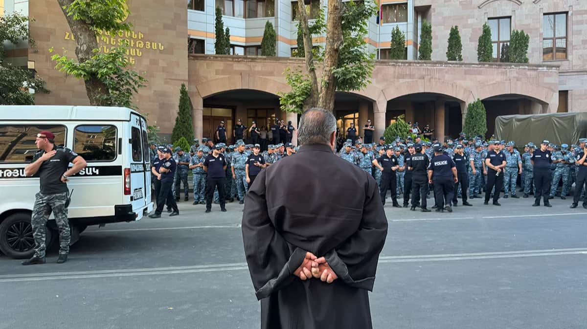 Эчмиадзин в осаде