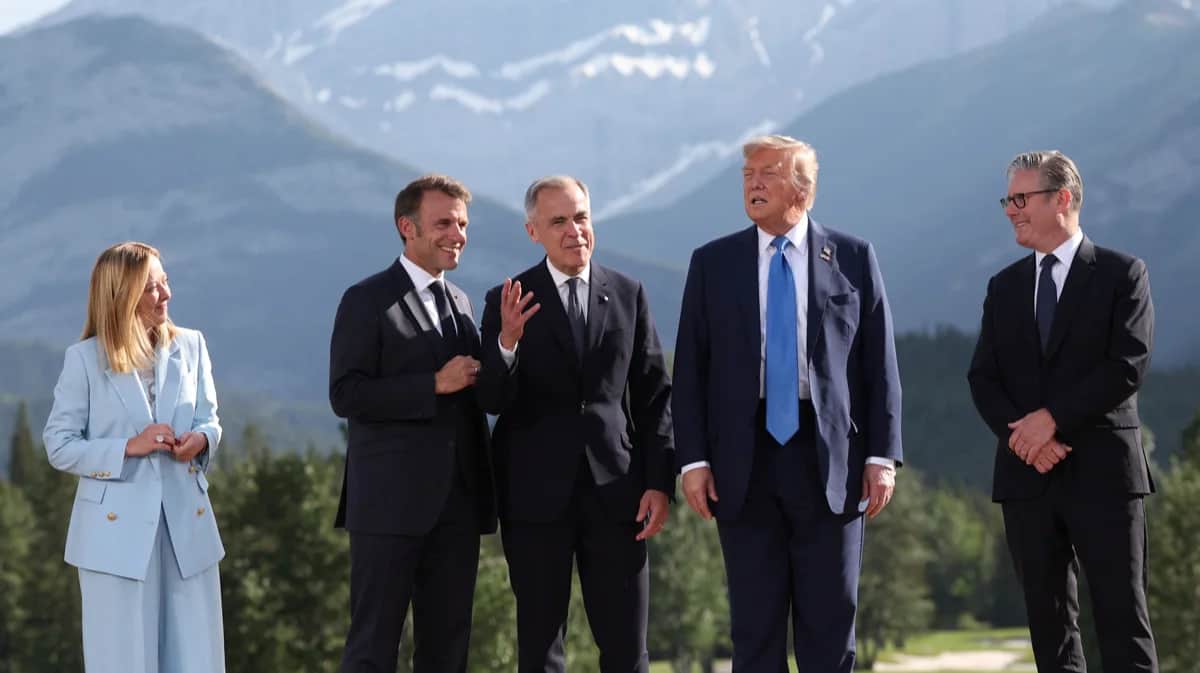Премьер-министр Италии Джорджа Мелони, президент Франции Эммануэль Макрон, премьер-министр Канады Марк Карни, президент США Дональд Трамп и премьер-министр Великобритании сэр Кир Стармер на саммите G7 в Кананаскисе, Канада, 16 июня 2025 года. Фото: PA Wire / PA Images / Scanpix / LETA