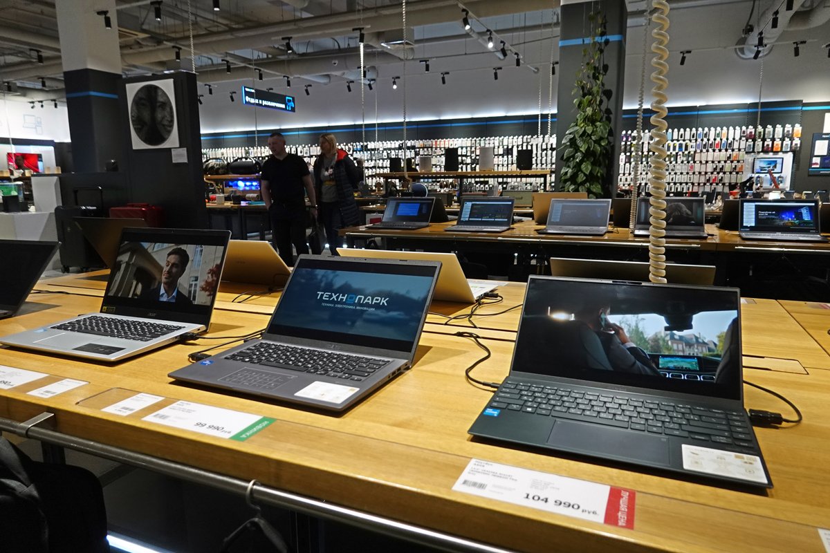 Сетевой магазин электроники в Москве, 23 марта 2022 года. Фото: Максим Шипенков / EPA