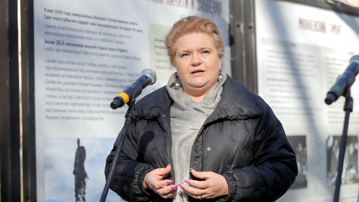 Руководитель АНО «Национальный центр исторической памяти при президенте РФ» Елена Малышева на открытии выставки «80 лет Великой Победе. Грани памяти и забвения» в Москве, 3 апреля 2025 года. Фото: Артур Новосильцев / АГН «Москва»