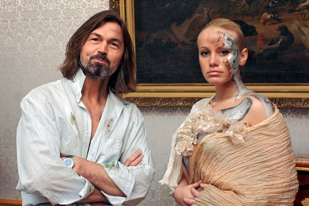 Никас Сафронов и актриса Ольга Сидорова во время съемок сериала «Примадонна», 26 февраля 2005 года. Фото: Наталья Логинова / Коммерсантъ / Sipa USA / Vida Press