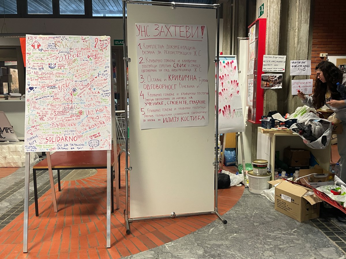 Cписок требований, выдвинутый студентами властям. Фото: Илья Азар / «Новая газета Европа»