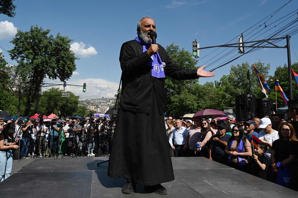 Баграт Галстанян на акции протеста в Ереване, 12 июня 2024 года. Фото: Karen Minasyan / AFP / Scanpix / LETA