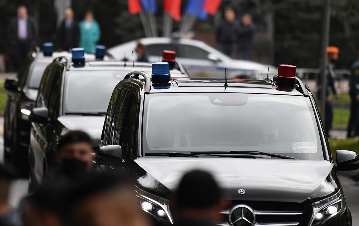 Автомобили со спецсигналами, Москва, 10 сентября 2021 года. 
Фото: Александр Казаков / Коммерсантъ / Sipa USA / Vida Press
