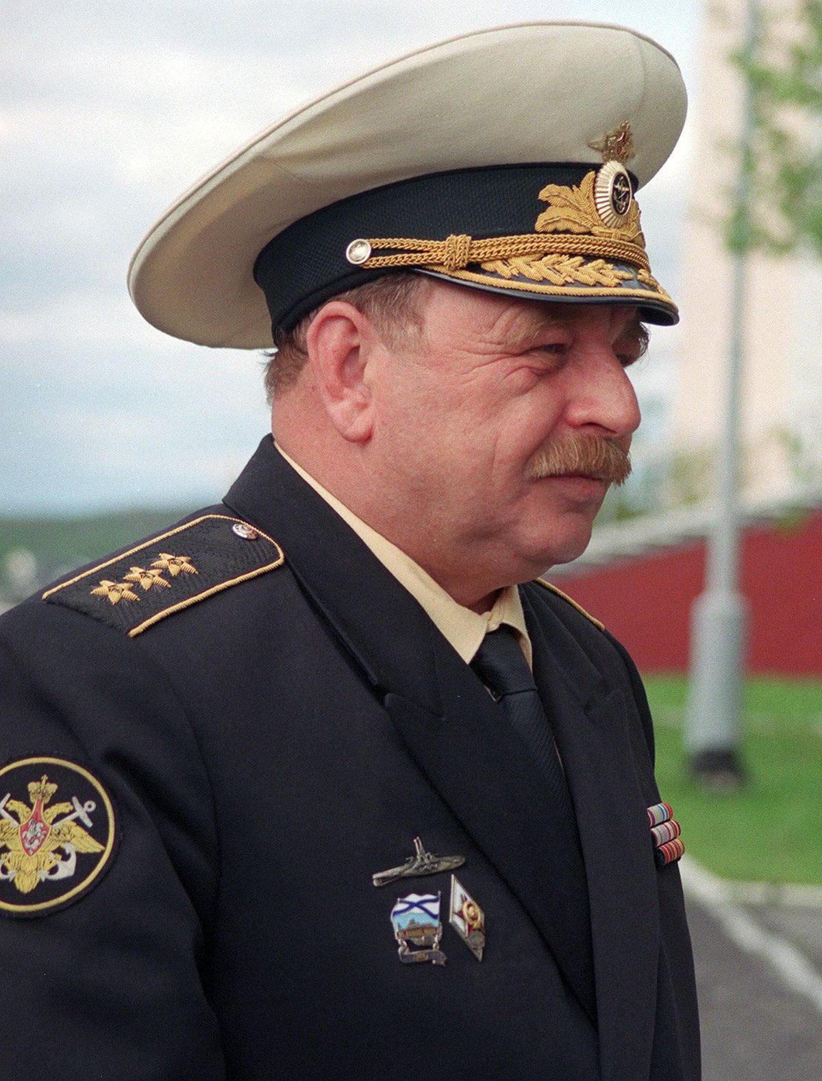 Командующий Северным флотом ВМФ России Вячеслав Попов на полуострове Камчатка, 5 ноября 1998 года. Фото: EPA