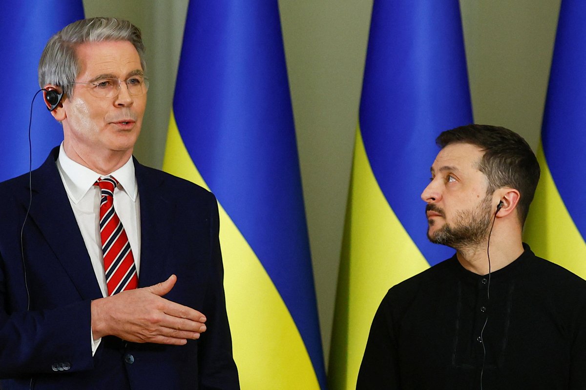 Президент Украины Владимир Зеленский и министр финансов США Скотт Бессент после встречи в Киеве, Украина, 12 февраля 2025 года. Фото: Valentyn Ogirenko / Reuters / Scanpix / LETA