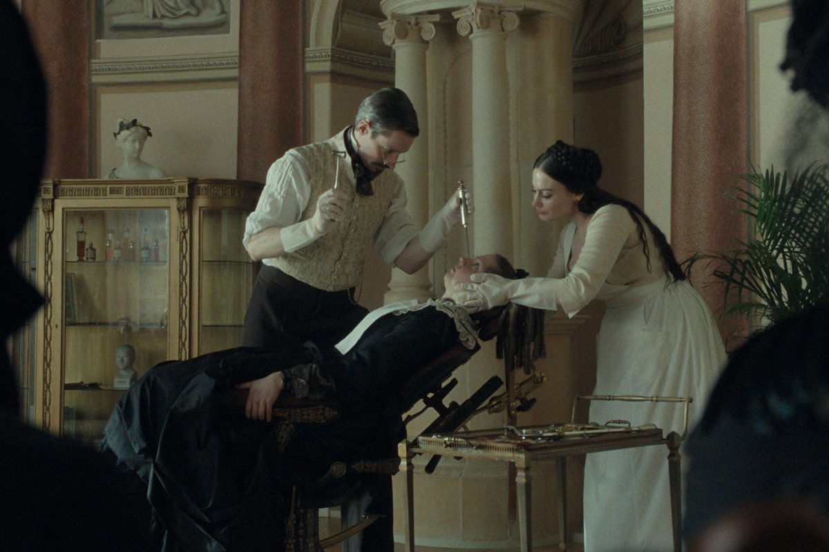 Адам Лундгрен и Леа Мирен в фильме «Уродливая сводная сестра», 2025 год. Фото: Marcel Zyskind / Berlinale