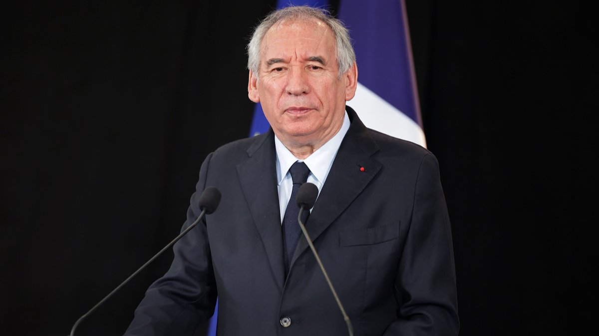 Франция четвертый раз за два года осталась без правительства