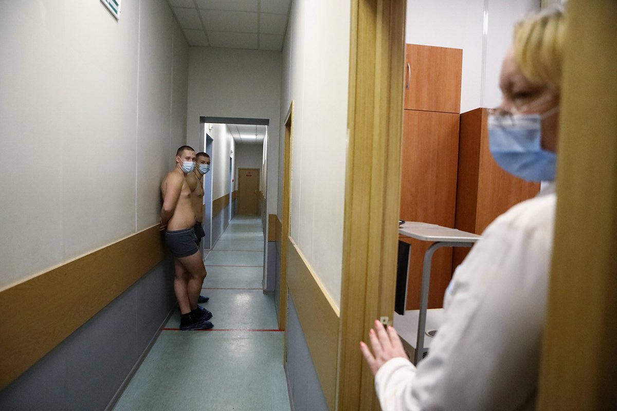 Сборный пункт военного комиссариата Москвы. Фото: Софья Сандурская / Агентство «Москва»