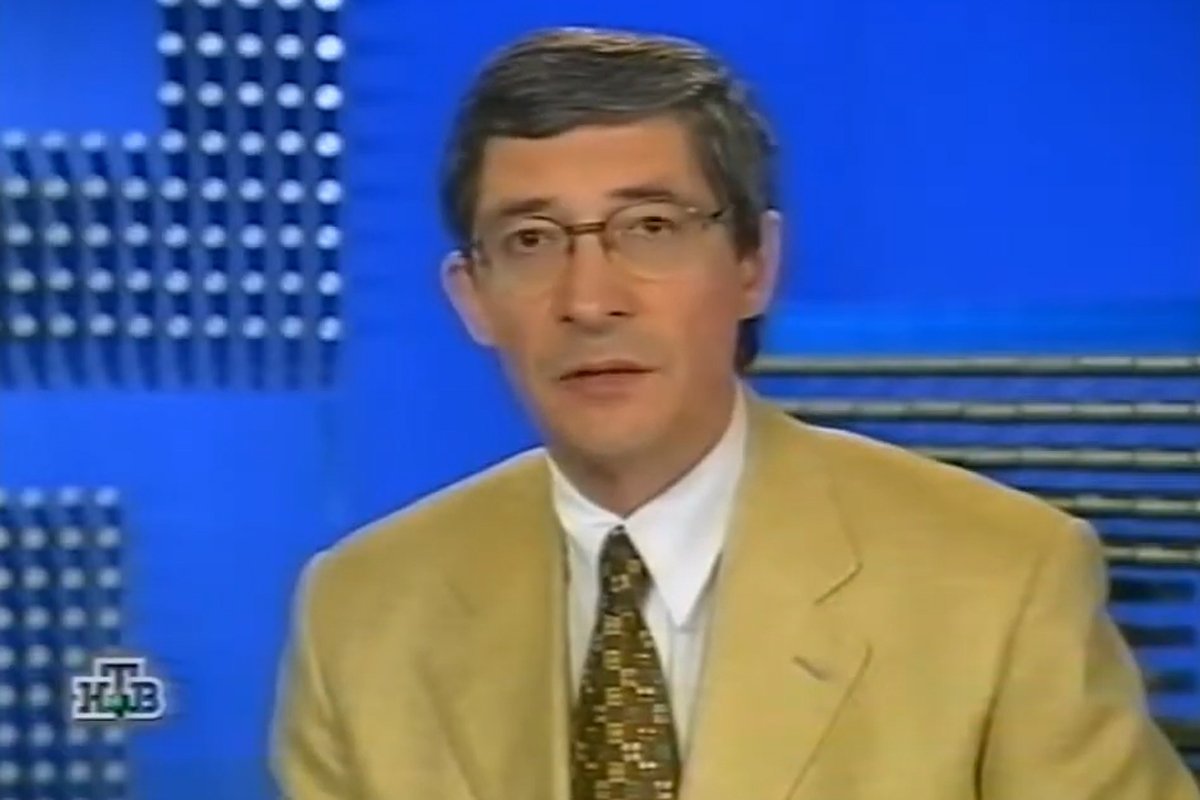 Михаил Осокин в новостной программе на телеканале НТВ, 2000 год. Фото: @zebrawham433 / YouTube