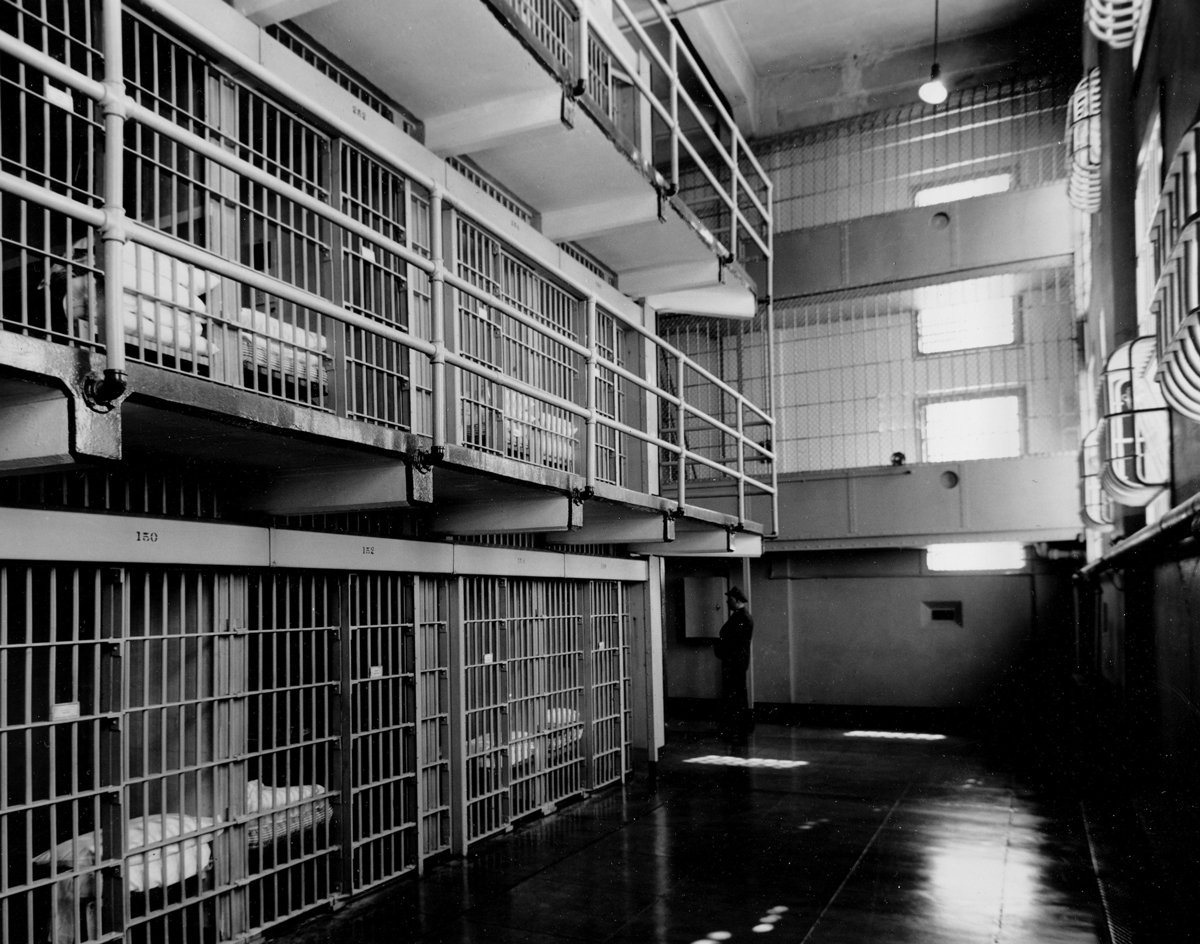 Блок камер в тюрьме Алькатрас, 15 марта 1956 года. Фото: AP Photo / Scanpix / LETA
