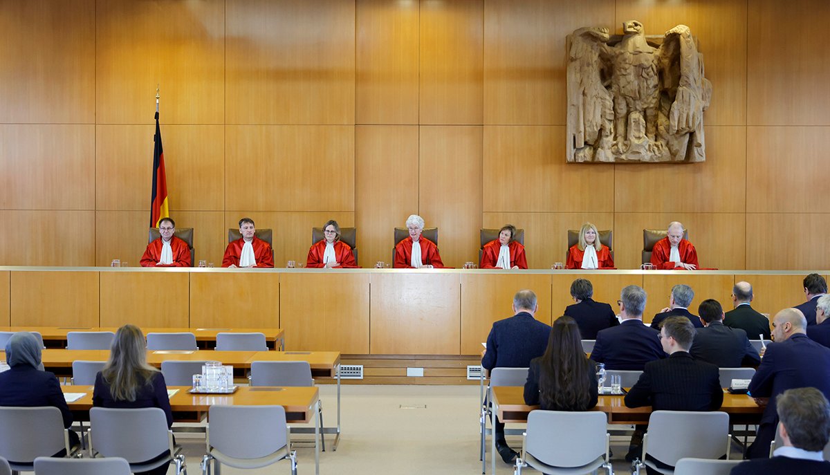 Члены второго состава Конституционного суда Германии на слушаниях по делу NPD/Die Heimat, 23 января 2024 года. Фото: Ronald Wittek / EPA-EFE