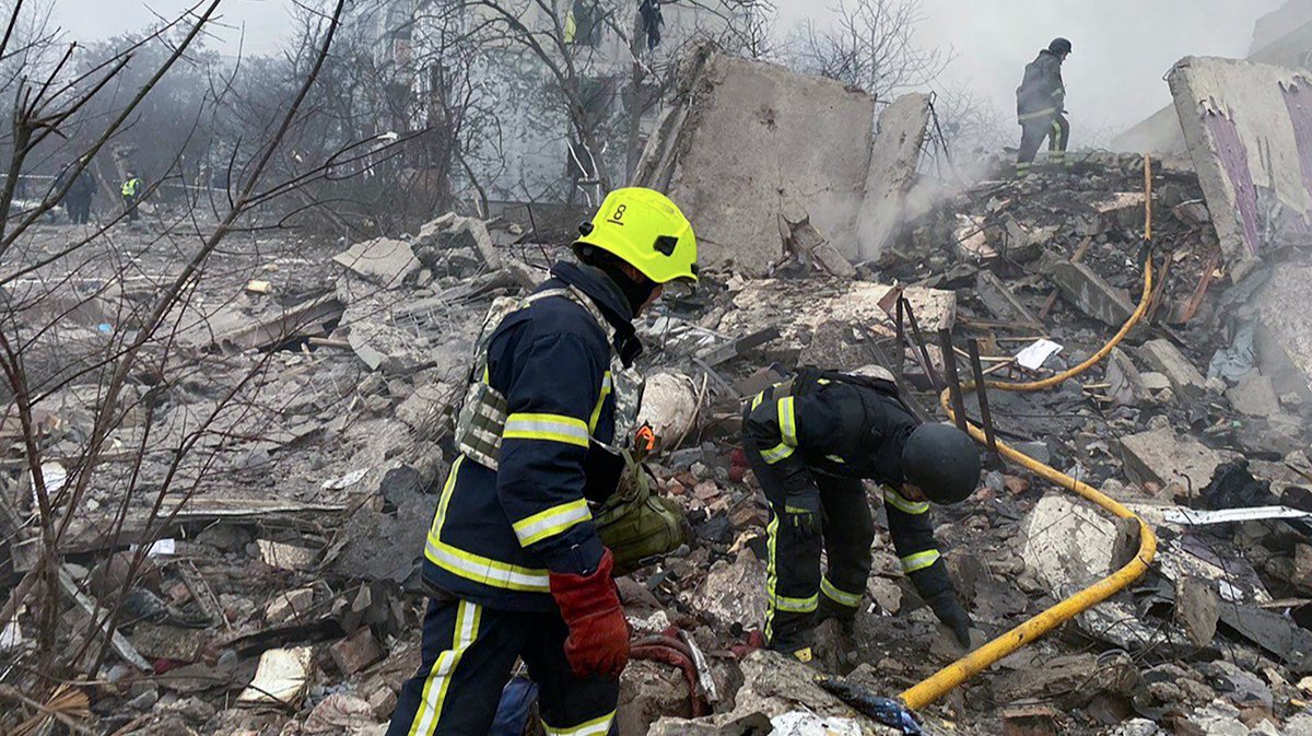 В Полтаве 14 человек погибли в результате попадания российской ракеты в дом