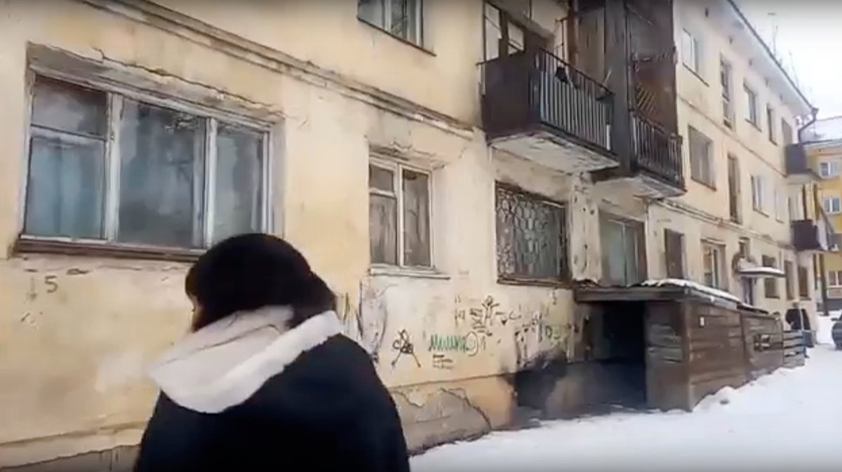 Жительницу Иркутской области оштрафовали за «дискредитацию армии» после жалобы на аварийное состояние дома