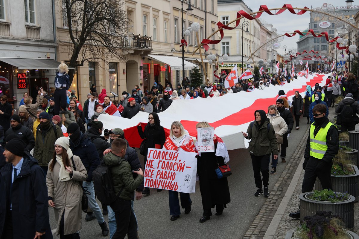 Акция протеста белорусской диаспоры в Варшаве, 26 января 2025 года. Фото: Rafal Guz / EPA